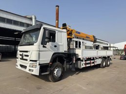 HOWO truck with crane, HOWO-C04, photo 1