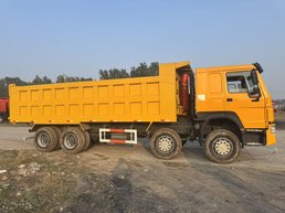 Yellow HOWO 8x4 dump truck, HOWO-D01, photo 4